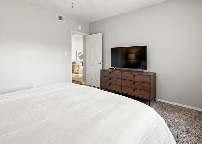 Landing Modern With Amazing Amenities Gilbert