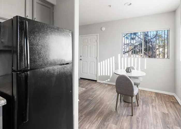 Landing Modern With Amazing Amenities