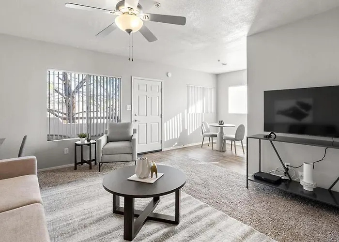 Apartment Landing Modern With Amazing Amenities *